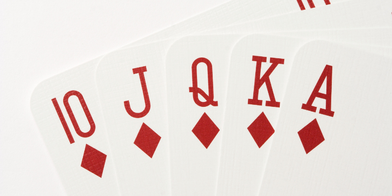 Karališka spalva - pokerio taisyklės, kombinacijos ir deriniai